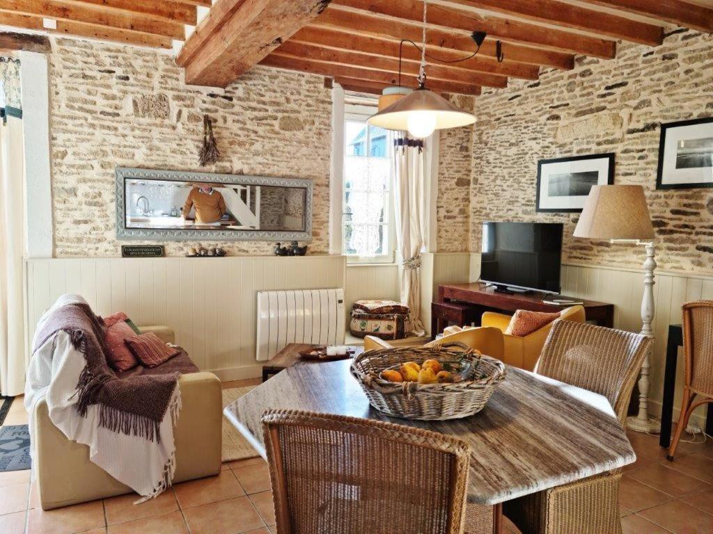 Holiday home Chateau Le Colombier Brevands